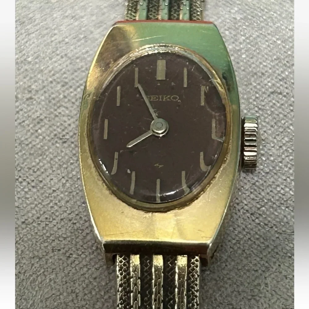 Vintage Seiko Ladies Gold Tone Manual Wind Wrist Watch 241313 Works RARE!‎